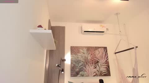 Snapshot of emma_alice_ chatting on October 14, 12:06 pm Alice online show from October 14, 12:06 pm