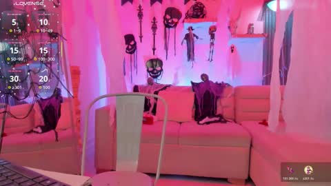 Snapshot of emma_alice_ chatting on October 18, 12:06 pm Alice online show from October 18, 12:06 pm