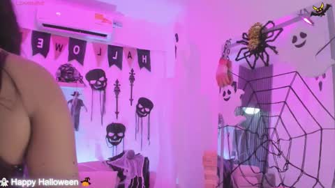 Snapshot of emma_alice_ chatting on October 22, 12:05 pm Alice online show from October 22, 12:05 pm