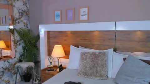 Snapshot of emma_bakker_ chatting on March 16, 9:35 am Emma online show from March 16, 9:35 am