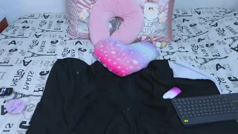 Emma Blue  modelo independiente online show from December 7, 2:09 am