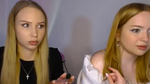 Snapshot of emma_blush69 chatting on May 6, 12:43 pm Emma and July online show from May 6, 12:43 pm