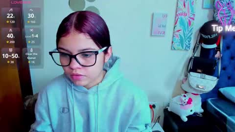 emma_boo_ online show from December 15, 7:40 pm