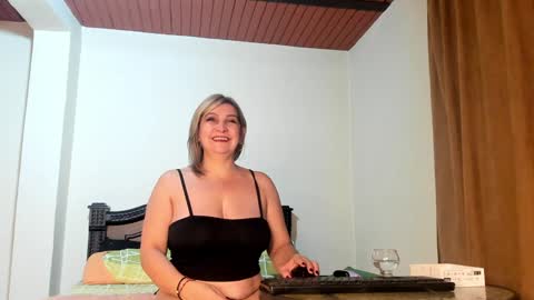 Snapshot of emma_brown777 chatting on January 12, 2:14 am ALBA online show from January 12, 2:14 am