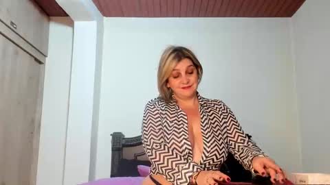 Snapshot of emma_brown777 chatting on February 16, 10:32 pm ALBA online show from February 16, 10:32 pm