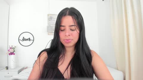 Snapshot of emma_castilloo chatting on February 1, 1:23 am Emma Castillo online show from February 1, 1:23 am