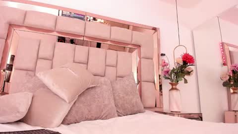 Snapshot of emma_castilloo chatting on December 21, 6:09 am Emma Castillo online show from December 21, 6:09 am