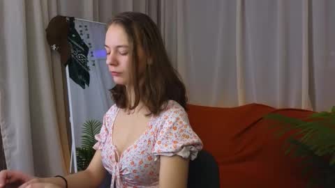 Snapshot of emma_chaser chatting on March 10, 1:32 am emma_chaser online show from March 10, 1:32 am