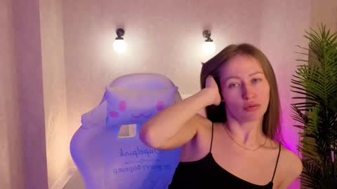 Bella online show from December 16, 1:32 am