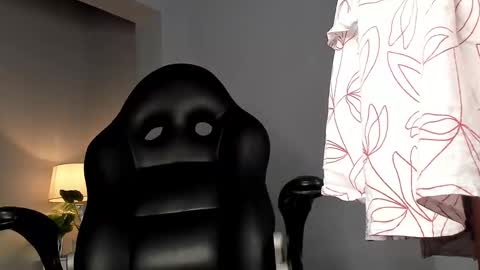 Emma online show from February 10, 7:51 pm