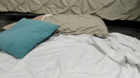 Snapshot of emma_crawford_ chatting on April 1, 7:33 pm Emma online show from April 1, 7:33 pm