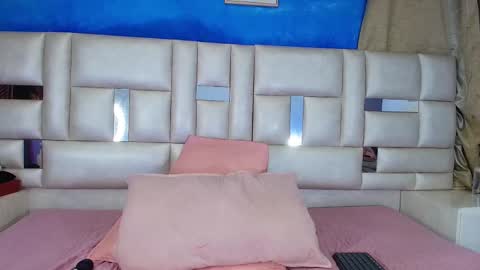 Emma online show from October 9, 3:37 am