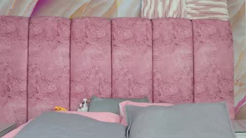 Snapshot of emma_curvy1 chatting on February 28, 3:07 am Emma online show from February 28, 3:07 am