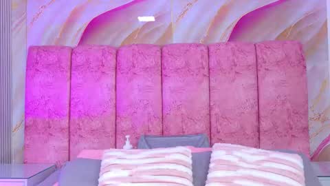 Snapshot of emma_curvy1 chatting on March 10, 3:11 am Emma online show from March 10, 3:11 am