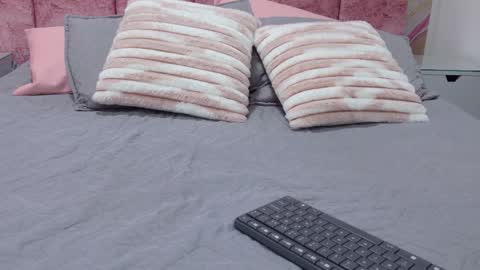 Snapshot of emma_curvy1 chatting on March 26, 3:12 am Emma online show from March 26, 3:12 am