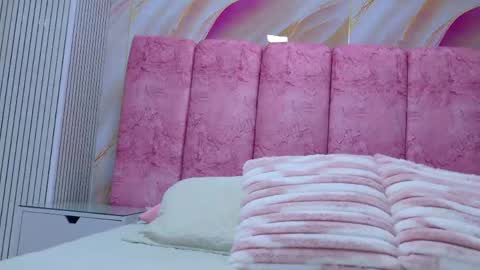 Snapshot of emma_curvy1 chatting on March 31, 3:08 am Emma online show from March 31, 3:08 am