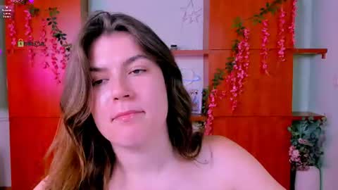 Snapshot of emma_dark_ chatting on July 11, 7:44 am emma_dark_ online show from July 11, 7:44 am