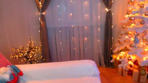 Eva online show from December 15, 2:37 pm