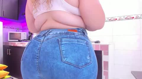 Emma online show from May 3, 2:12 pm