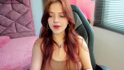 Snapshot of emma_ford1 chatting on January 3, 4:59 pm Emma online show from January 3, 4:59 pm