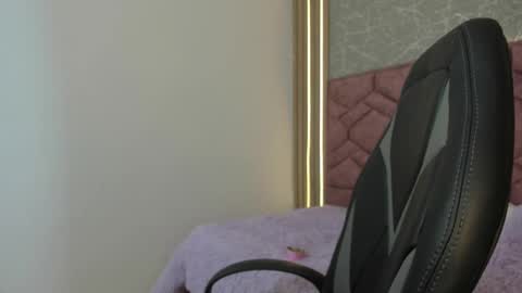 Snapshot of emma_ford1 chatting on February 11, 11:21 am Emma online show from February 11, 11:21 am