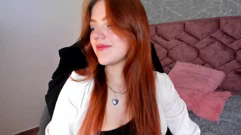 Snapshot of emma_ford1 chatting on February 24, 9:09 pm Emma online show from February 24, 9:09 pm