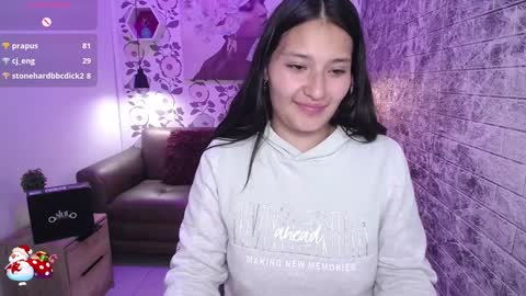 Snapshot of emma_garciaa_ chatting on December 14, 9:40 am emma online show from December 14, 9:40 am