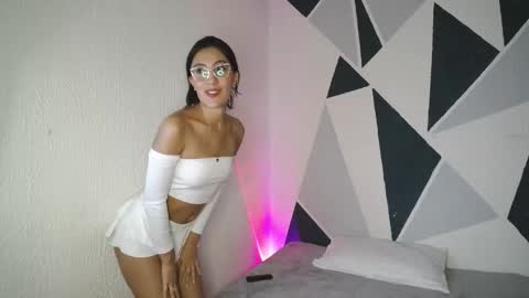 Emma Glow online show from February 11, 4:17 am