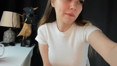 Snapshot of emma_groot chatting on March 12, 1:19 pm emma_groot online show from March 12, 1:19 pm