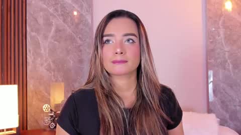 Snapshot of emma_hunter_ chatting on September 26, 3:43 am Emma online show from September 26, 3:43 am