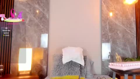 Snapshot of emma_hunter_ chatting on October 20, 3:51 am Emma online show from October 20, 3:51 am