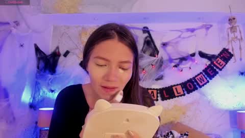 emma_jhoons online show from October 6, 11:07 am