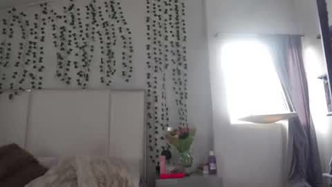 Snapshot of emma_johnson_ chatting on April 13, 3:06 pm emma_johnson_ online show from April 13, 3:06 pm