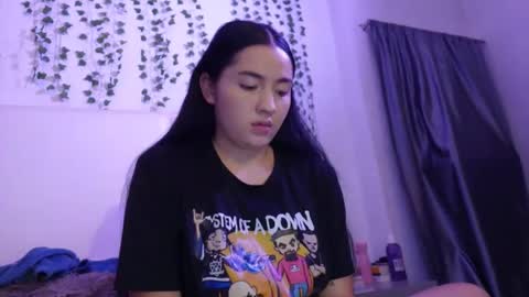 Snapshot of emma_johnson_ chatting on April 21, 1:42 am emma_johnson_ online show from April 21, 1:42 am
