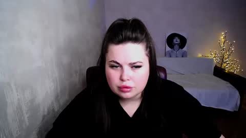 Snapshot of emma_jordan chatting on August 5, 7:44 am Emma online show from August 5, 7:44 am