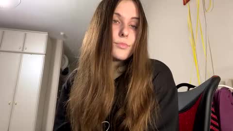 emma_just online show from January 6, 5:16 pm