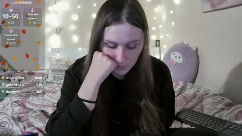 Snapshot of emma_just chatting on November 1, 8:11 pm emma_just online show from November 1, 8:11 pm