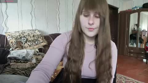 emma_just online show from April 28, 7:02 am