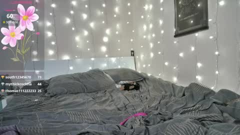 emma_just online show from May 18, 8:25 pm