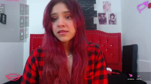 Snapshot of emma_lenox chatting on October 20, 2:17 pm Sara online show from October 20, 2:17 pm