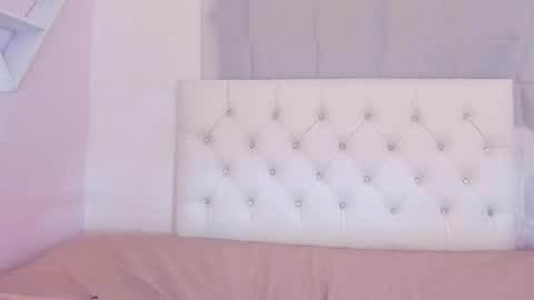 Emma online show from February 10, 8:35 pm