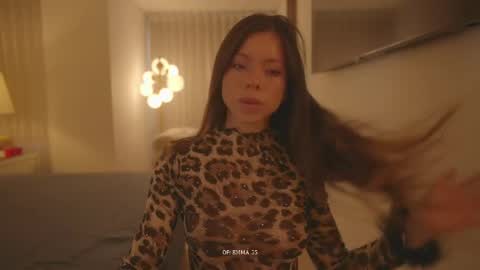 emma_lu1 online show from May 19, 10:38 pm