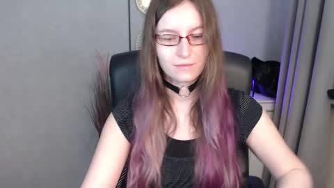 emma online show from October 3, 5:26 am