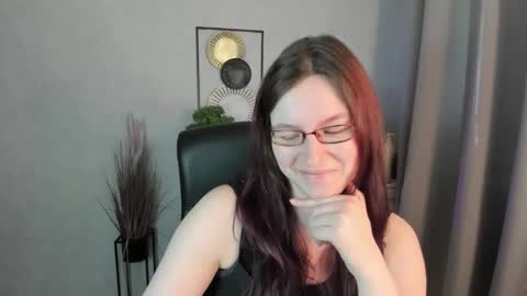 emma online show from March 27, 8:26 am