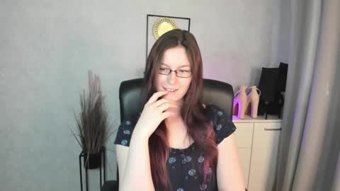 emma online show from May 12, 6:32 am