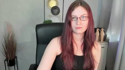 Snapshot of emma_lust94 chatting on June 15, 5:37 pm emma online show from June 15, 5:37 pm