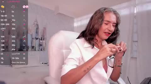 Snapshot of emma_mendoza chatting on December 6, 12:27 pm Emma online show from December 6, 12:27 pm