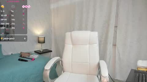 Snapshot of emma_mendoza chatting on January 24, 12:20 pm Emma online show from January 24, 12:20 pm