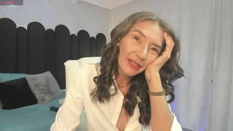 Snapshot of emma_mendoza chatting on February 7, 6:24 pm Emma online show from February 7, 6:24 pm