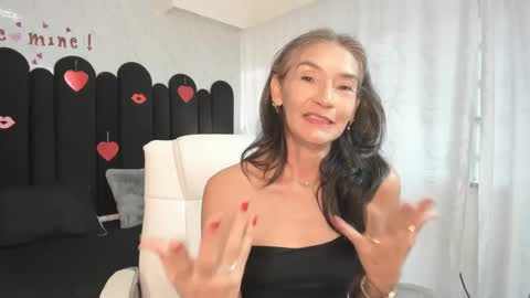 Snapshot of emma_mendoza chatting on February 12, 3:16 pm Emma online show from February 12, 3:16 pm